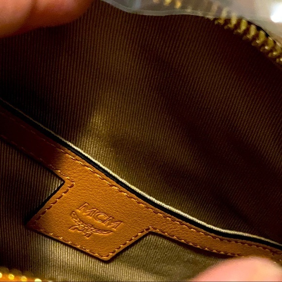 MCM Signature Diamond Logo Mini🎊 - Picture 7 of 8